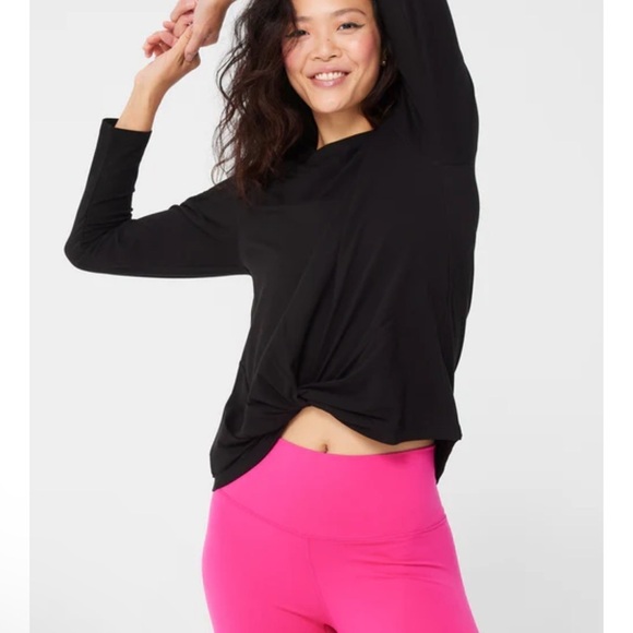 Terez Size M Bliss Twist Front Long Sleeve Tee in New Yorker Black $97.00 - Picture 1 of 8